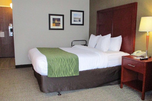 Comfort Inn Dartmouth image 11